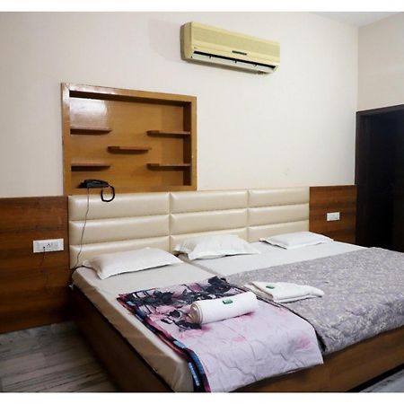 Rk Lodge Амритсар Экстерьер фото