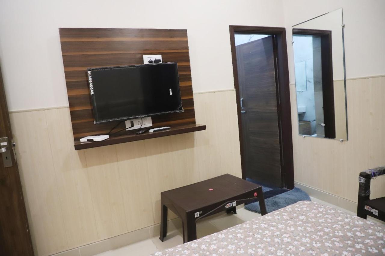 Rk Lodge Амритсар Экстерьер фото