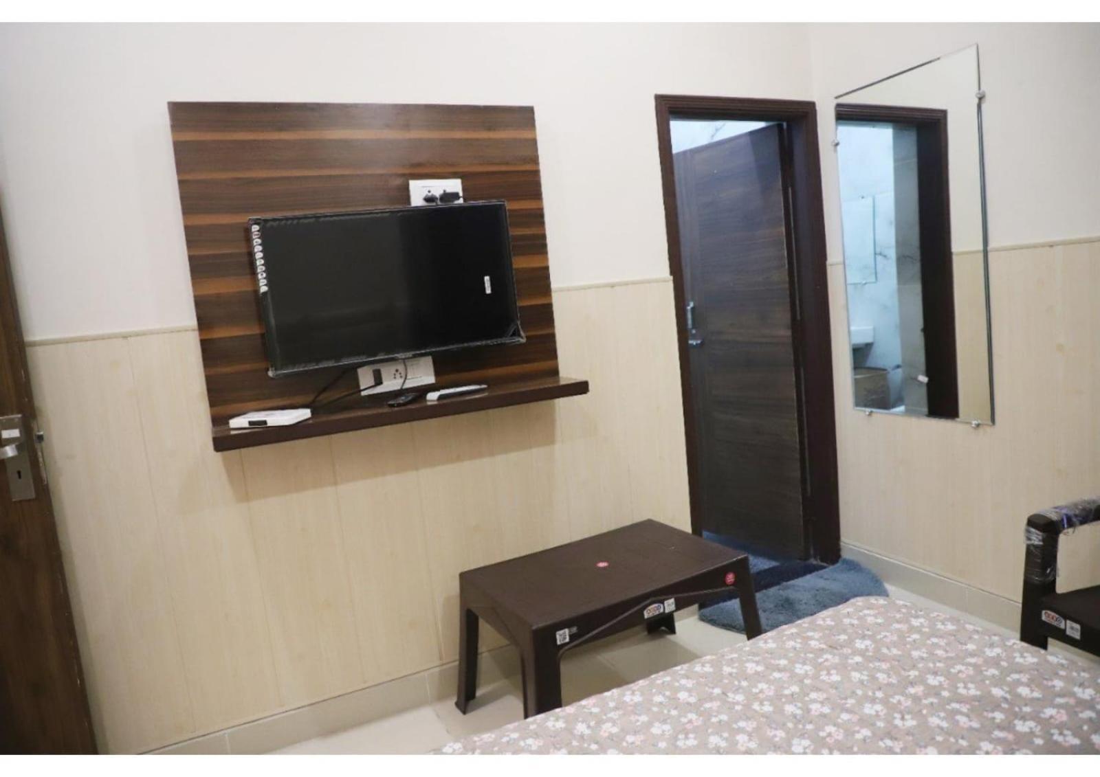 Rk Lodge Амритсар Экстерьер фото
