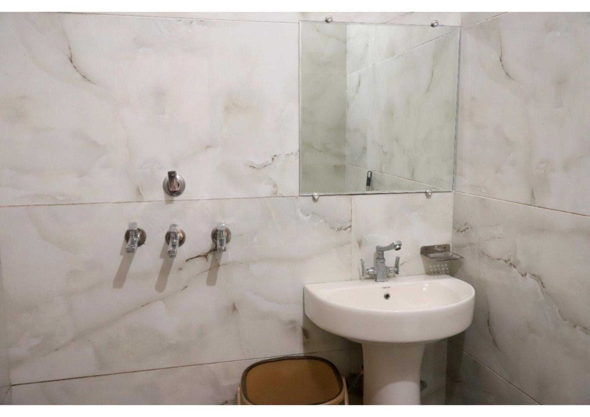 Rk Lodge Амритсар Экстерьер фото