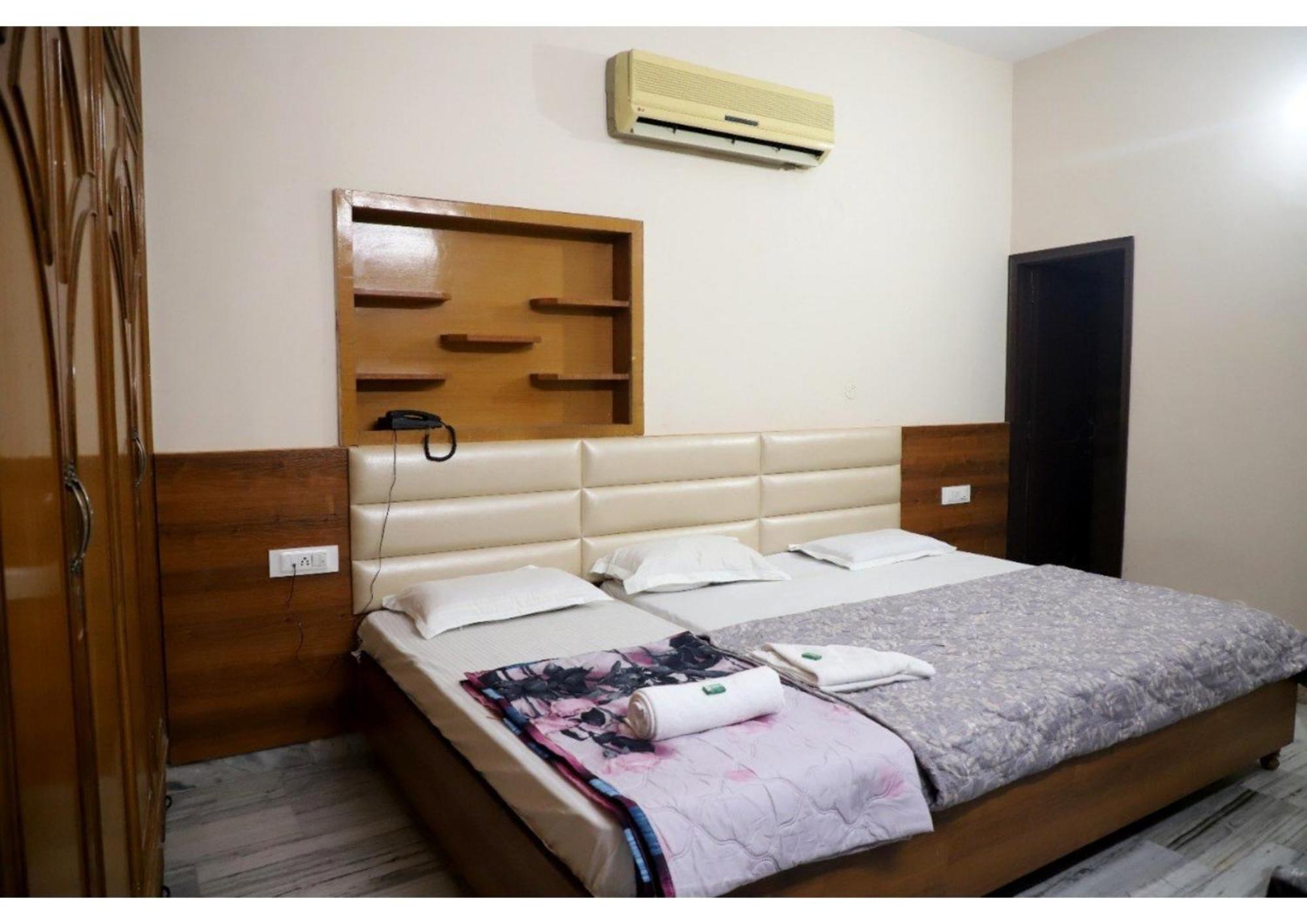 Rk Lodge Амритсар Экстерьер фото