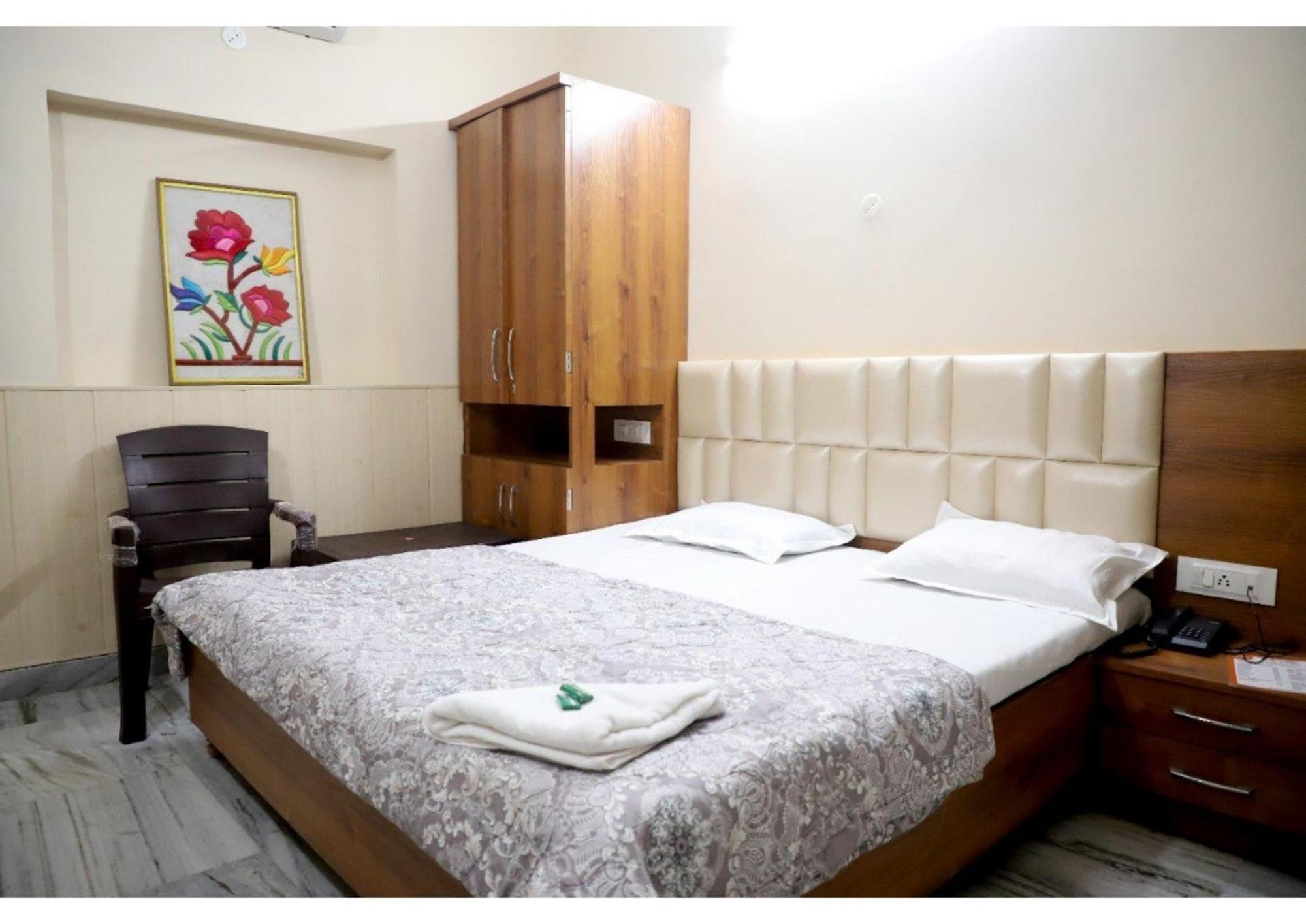 Rk Lodge Амритсар Экстерьер фото