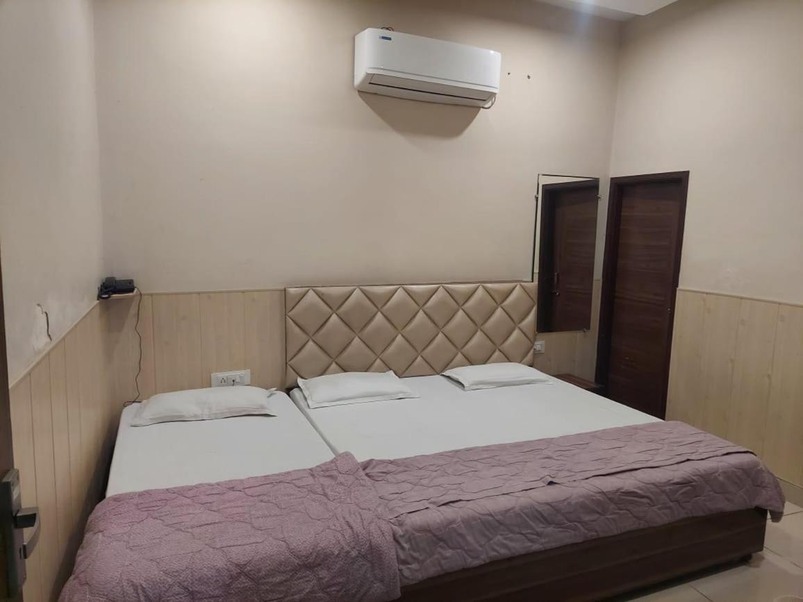 Rk Lodge Амритсар Номер фото